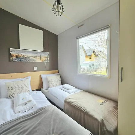 Hollender Pool & Chill House Nyaraló *