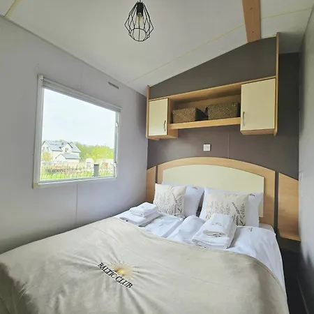 Hollender Pool & Chill House * Sarbinowo